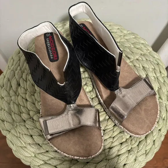 Modzori Kleo Black/White Vegan Leather Low Wedge Reversible Slide Sandal NWOB