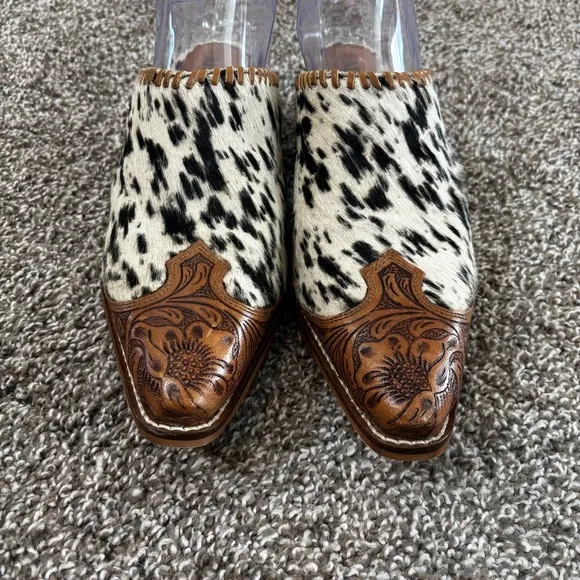 Myra HEELY WESTERN HAND-TOOLEDMULES Size 8 Black and White NEW IN BAG