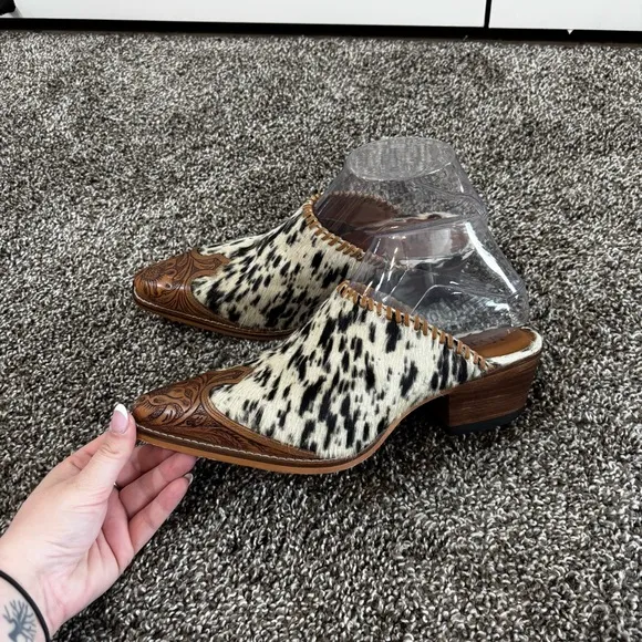 Myra HEELY WESTERN HAND-TOOLEDMULES Size 8 Black and White NEW IN BAG