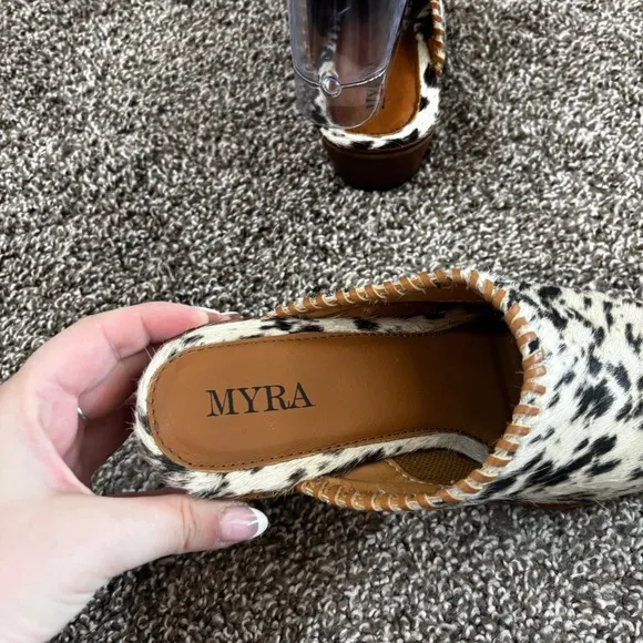 Myra HEELY WESTERN HAND-TOOLEDMULES Size 8 Black and White NEW IN BAG