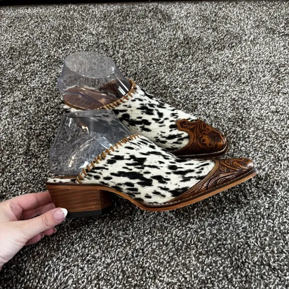 Myra HEELY WESTERN HAND-TOOLEDMULES Size 8 Black and White NEW IN BAG