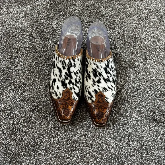 Myra HEELY WESTERN HAND-TOOLEDMULES Size 8 Black and White NEW IN BAG