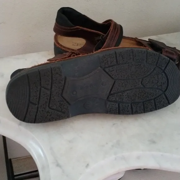 Naot Brown Leather Strappy Slip On Men’s Shoes Sandals Size 13 US 46 EU