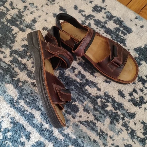 Naot Brown Leather Strappy Slip On Men’s Shoes Sandals Size 13 US 46 EU