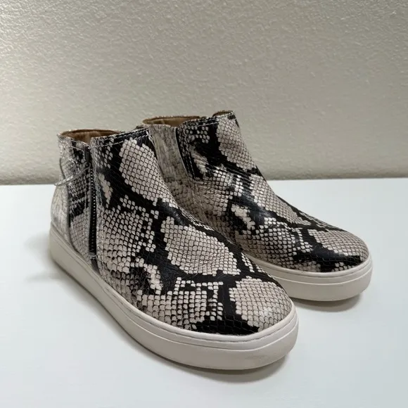 Naturalizer Celeste Womens Genuine Leather Cream Black Snake Print Booties Shoes