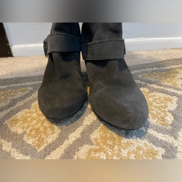 Naughty Monkey Gray Suede Boots 7.5
