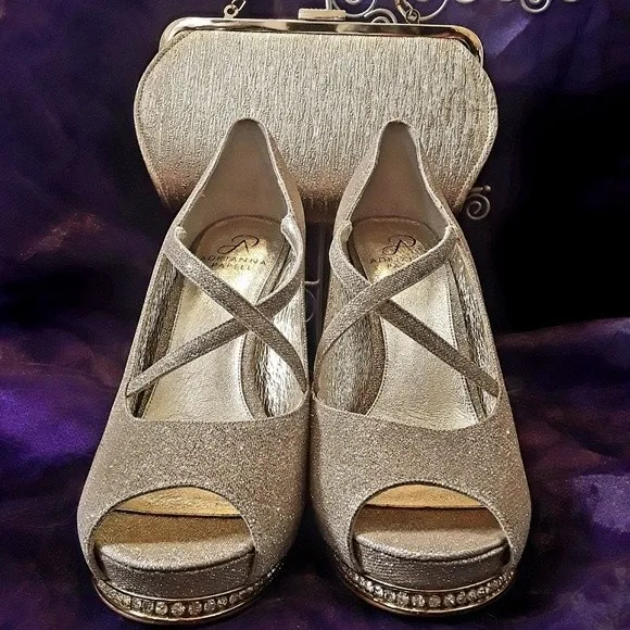 New Adrianna Papell Gold Platform Rhinestones Peep Toe Bridal Stiletto Shoes 9.5