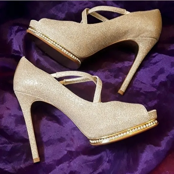 New Adrianna Papell Gold Platform Rhinestones Peep Toe Bridal Stiletto Shoes 9.5