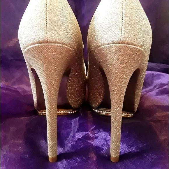 New Adrianna Papell Gold Platform Rhinestones Peep Toe Bridal Stiletto Shoes 9.5