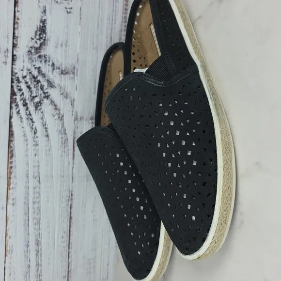 NEW AEROSOLES SIZE 8 SLIP ON BLACK FUN LEATHER MULE SHOES LASER CUT NWT