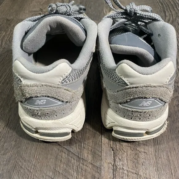 NEW BALANCE 2002R Boys Sneakers