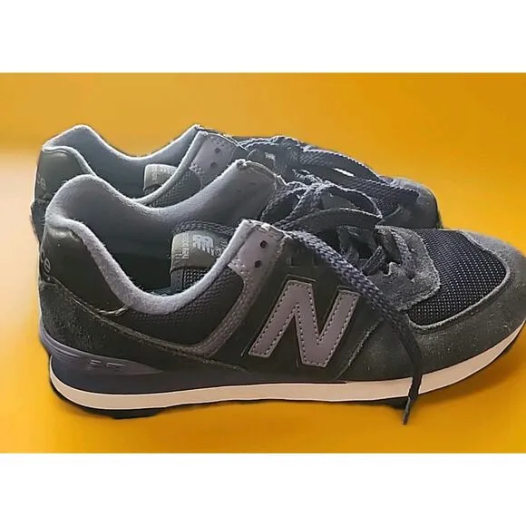 New Balance 574 Athletic Shoe Navy 8.5 Excellent Shoes Running Trainer Women's