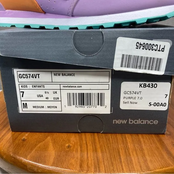 New Balance 574 Classic Kids Shoes Purple Sz 7 W/Box Athletic GC574VT