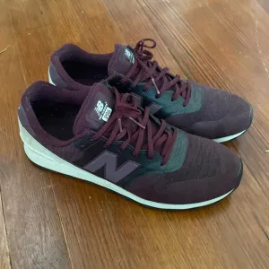 New Balance 996 sneakers purple women’s size 9