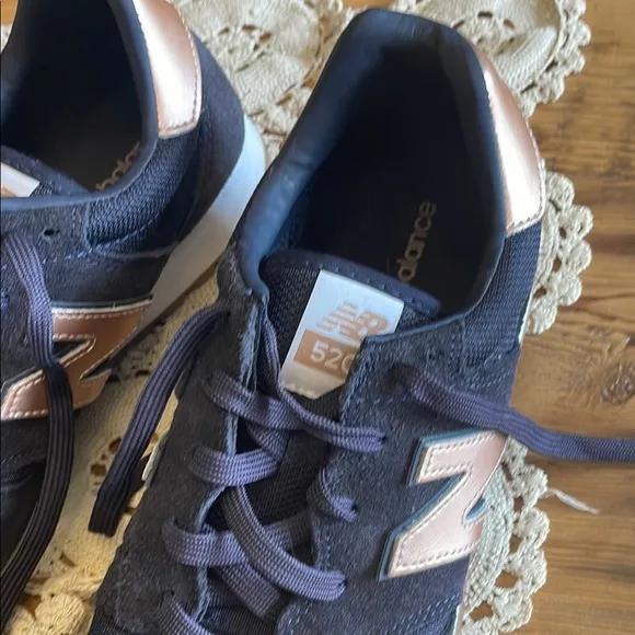 New Balance Blue and Pink Sneakers Athletic Design