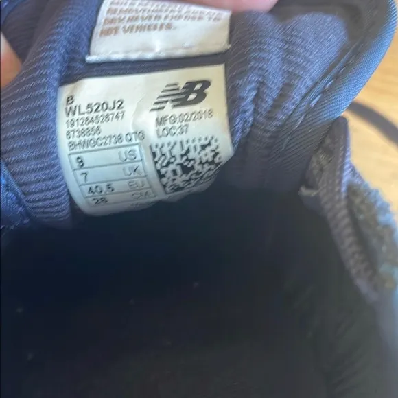 New Balance Blue and Pink Sneakers Athletic Design