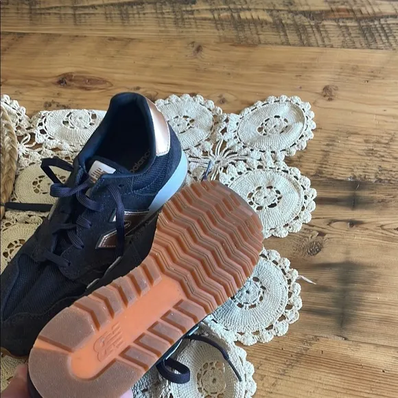 New Balance Blue and Pink Sneakers Athletic Design