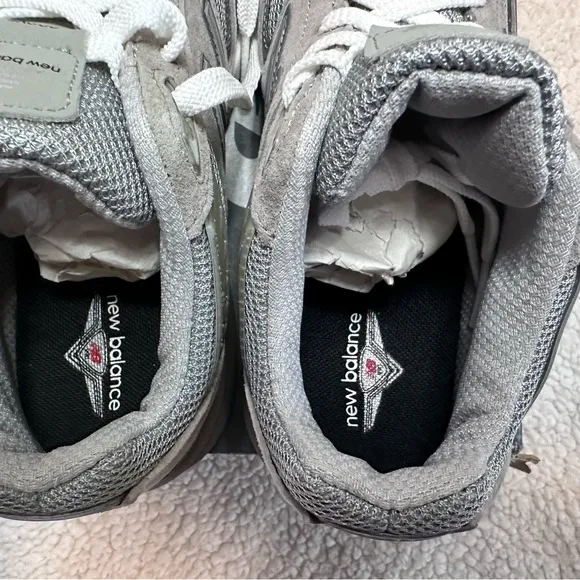 New Balance® Kids 990V5 Launch running shoes. Sneaker features a durable size 3