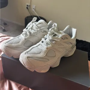 New Balance Kids Shoes in White