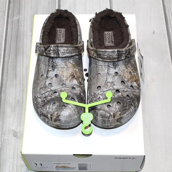 NEW Crocs Men's Classic Realtree Edge Fuzz-Lined Clogs