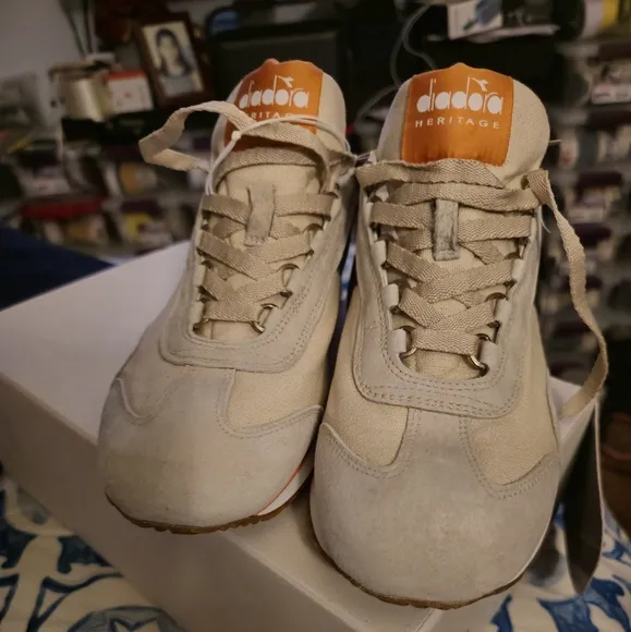 NEW Diadora Men's Beige and Blue Sneakers