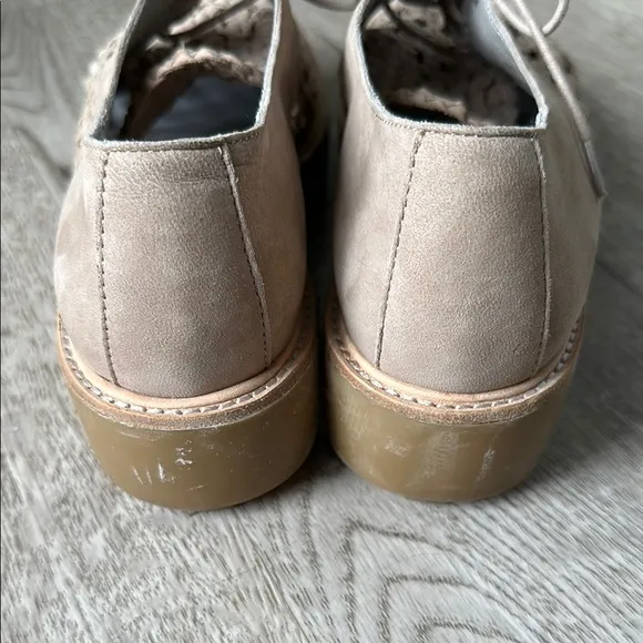 NEW! Eileen Fisher Beige Woven Lace-Up Shoes