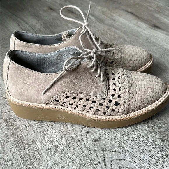 NEW! Eileen Fisher Beige Woven Lace-Up Shoes