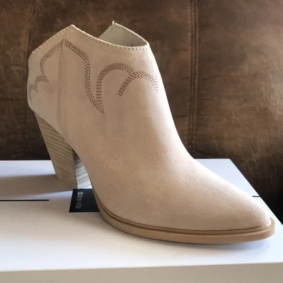 New GENUIN SUEDE  ankle boots booties by DOLCE VITA 382J