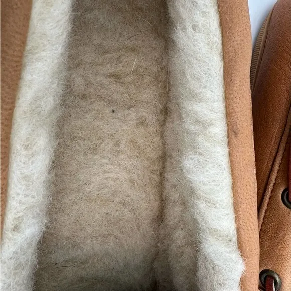 New Genuine Moose shearling sippers men’s shoes