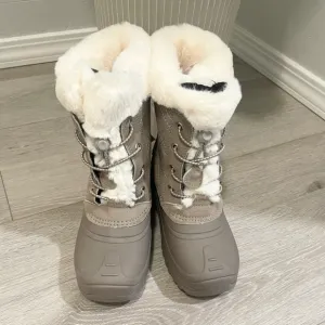 NEW girls totes waterproof snow boots