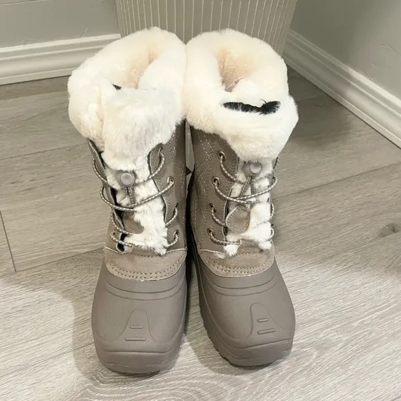 NEW girls totes waterproof snow boots