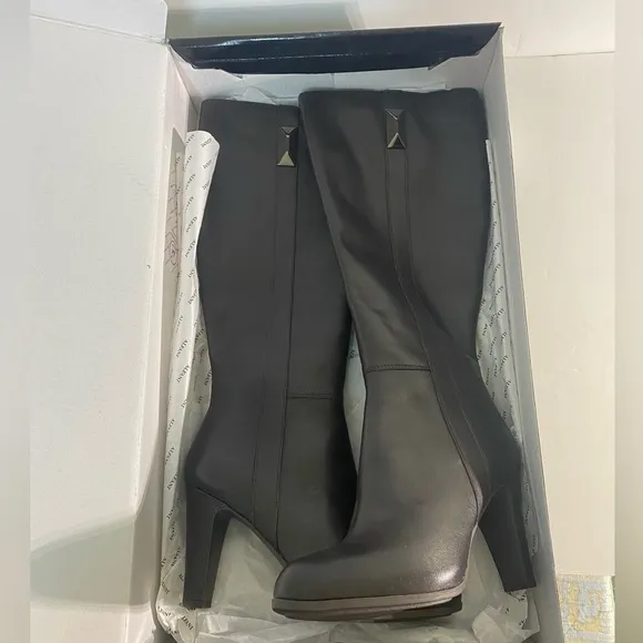 NEW IN BOX Alfani Skylarr Brown Leather Boots, 7.5