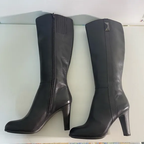 NEW IN BOX Alfani Skylarr Brown Leather Boots, 7.5