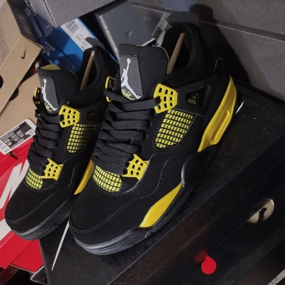 New Jordan 4 Thunder Men's Black and Yellow Sneakers