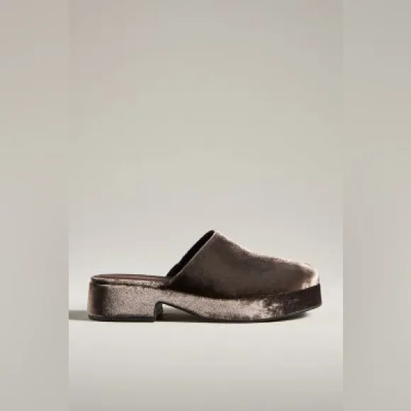 New Larroude x Anthropologie Miso Flatform Espresso Velvet Clogs Shoes sz 8