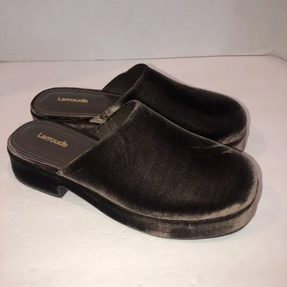 New Larroude x Anthropologie Miso Flatform Espresso Velvet Clogs Shoes sz 8