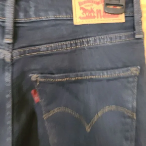NEW Levi's 724 Size 26 Black High-Rise Straight-Leg Ankle Jeans Distressed Hems