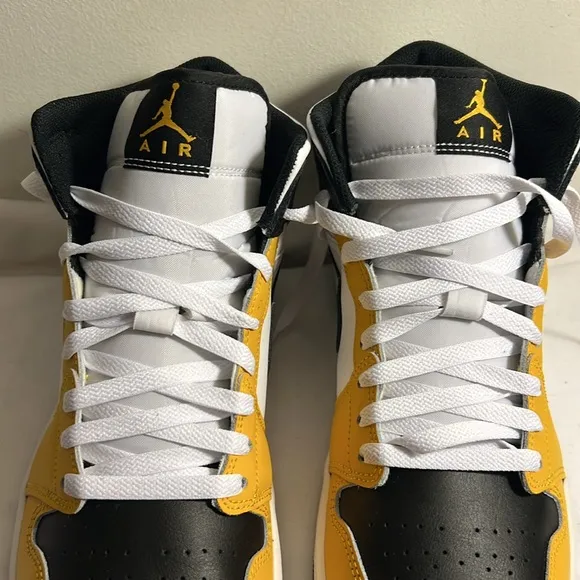 NEW MENS Jordan 1 Mid Yellow Ochre - DQ8426-701 SNEAKERS SHOES SIZE 11 WITH BOX
