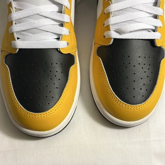 NEW MENS Jordan 1 Mid Yellow Ochre - DQ8426-701 SNEAKERS SHOES SIZE 11 WITH BOX