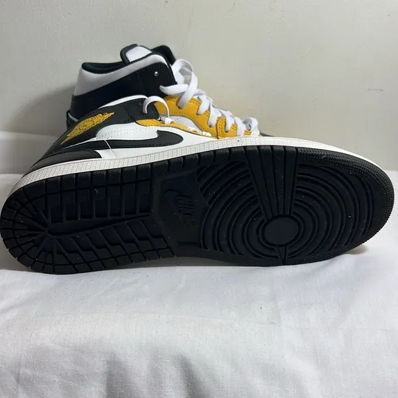 NEW MENS Jordan 1 Mid Yellow Ochre - DQ8426-701 SNEAKERS SHOES SIZE 11 WITH BOX