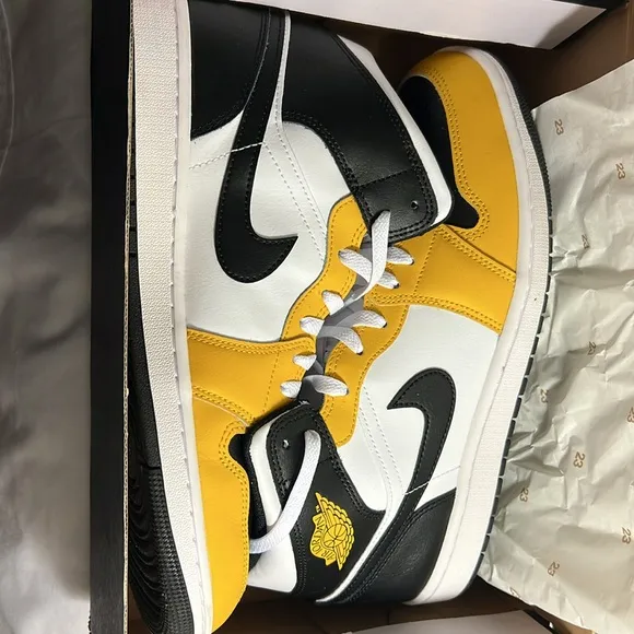 NEW MENS Jordan 1 Mid Yellow Ochre - DQ8426-701 SNEAKERS SHOES SIZE 11 WITH BOX