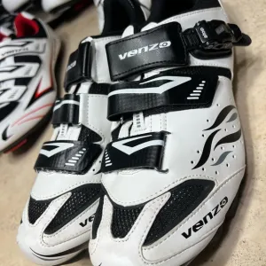 New men’s venzo spin/ mountain bike shoes 🚵‍♀️