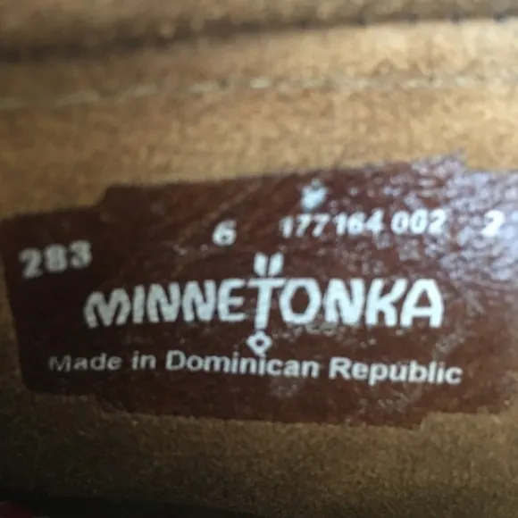 NEW Minnetonka Fringe Back Zip Bootie Brown