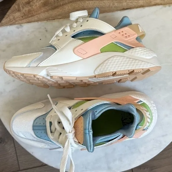 New! Nike Air Huarache SE White Sneakers Shoes Size 7.5