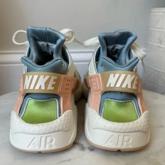New! Nike Air Huarache SE White Sneakers Shoes Size 7.5