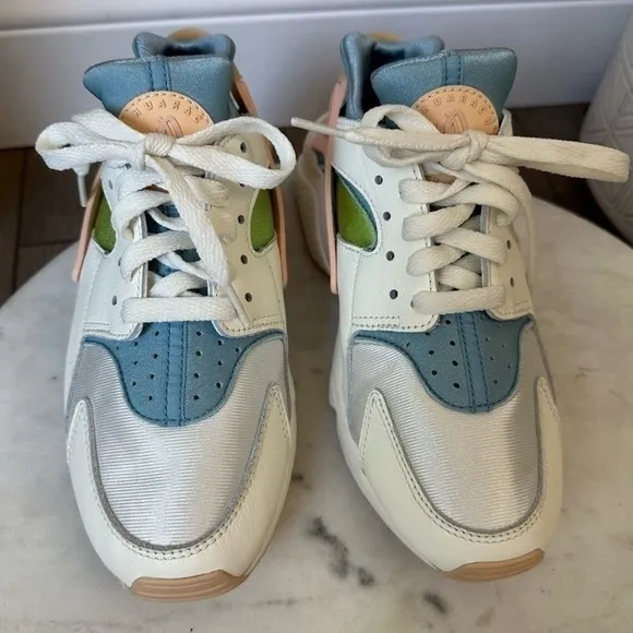 New! Nike Air Huarache SE White Sneakers Shoes Size 7.5