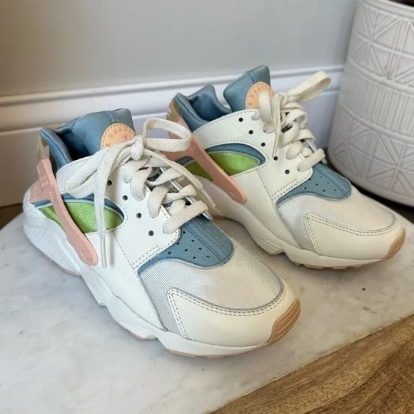New! Nike Air Huarache SE White Sneakers Shoes Size 7.5