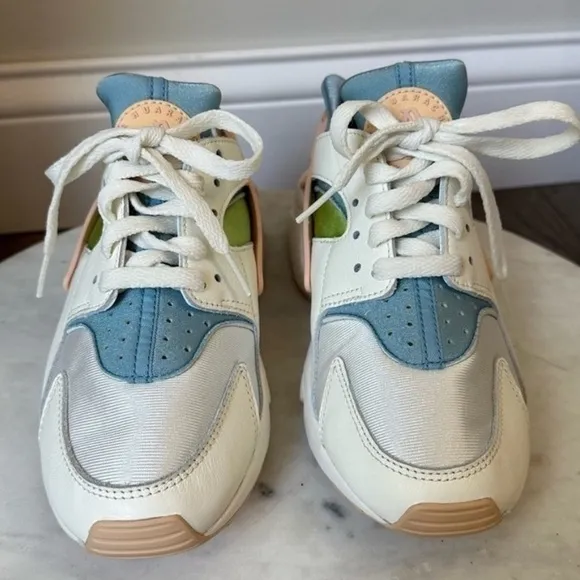 New! Nike Air Huarache SE White Sneakers Shoes Size 7.5