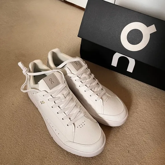 NEW On Running Roger Centre Court Men's Sneakers