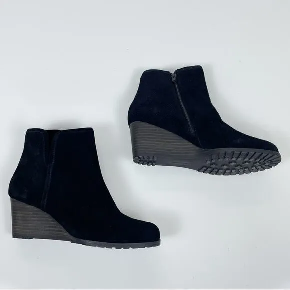 NEW Rockport Hollis V Cut Booties Suede Leather Ankle Boots Black 9 Wide